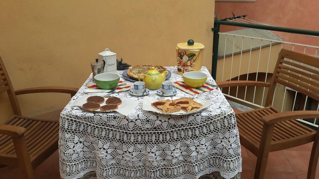 B&B Au Caruggiu Ceriale Buitenkant foto