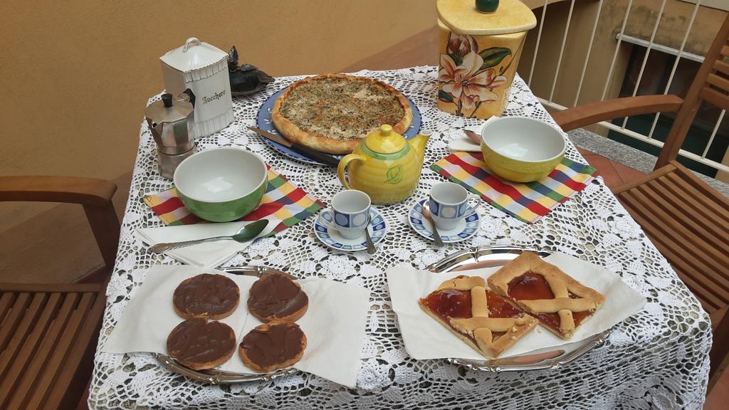 B&B Au Caruggiu Ceriale Buitenkant foto