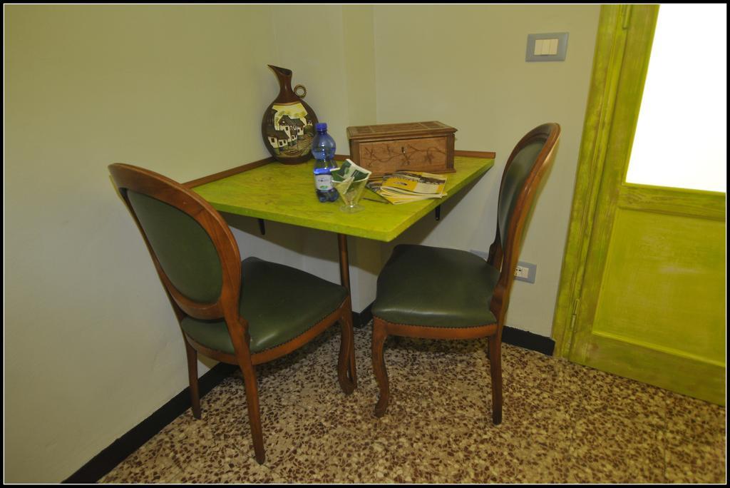 B&B Au Caruggiu Ceriale Buitenkant foto